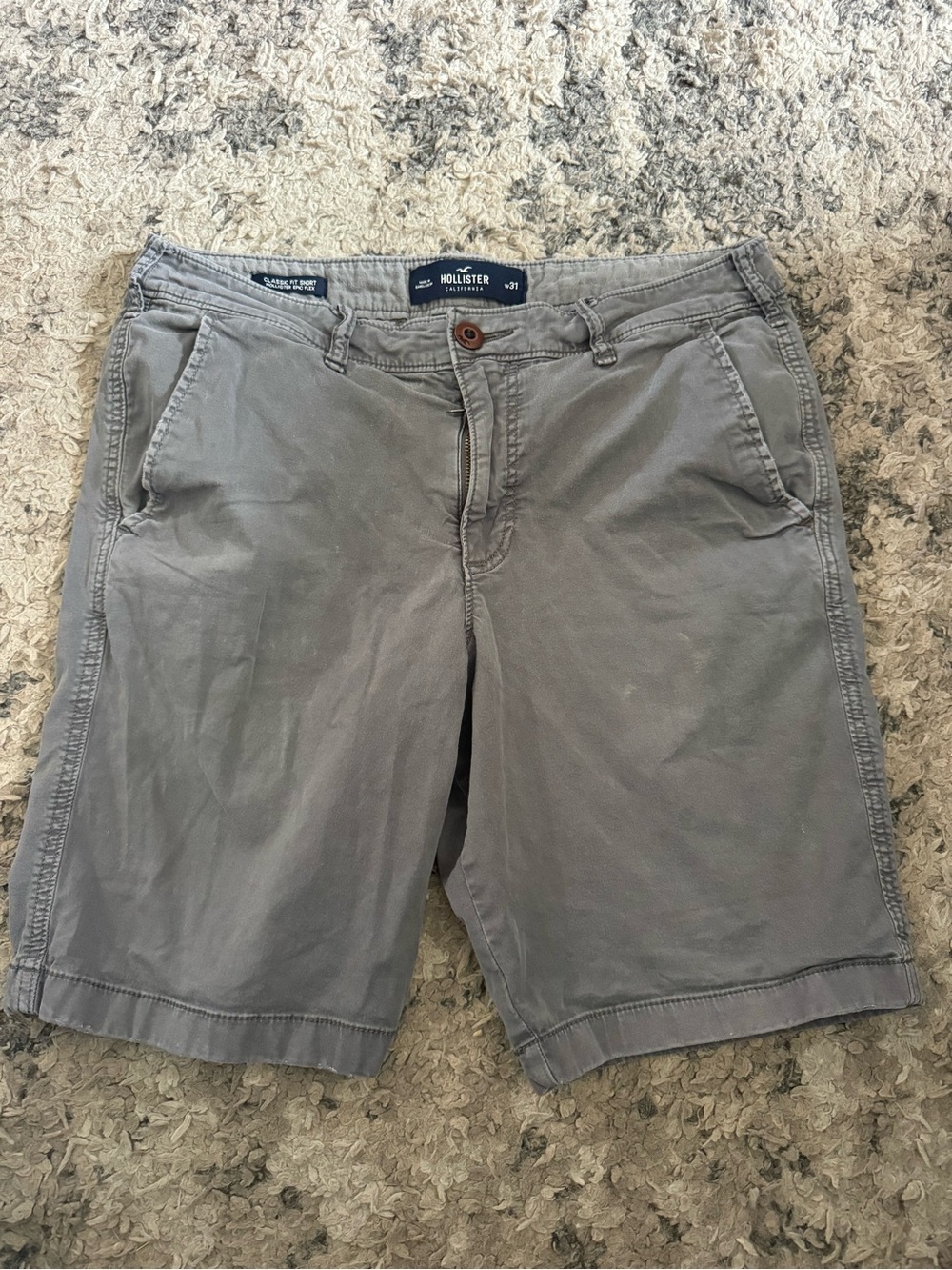 Hollister Men's Slate Gray Flat-Front Chino Shorts